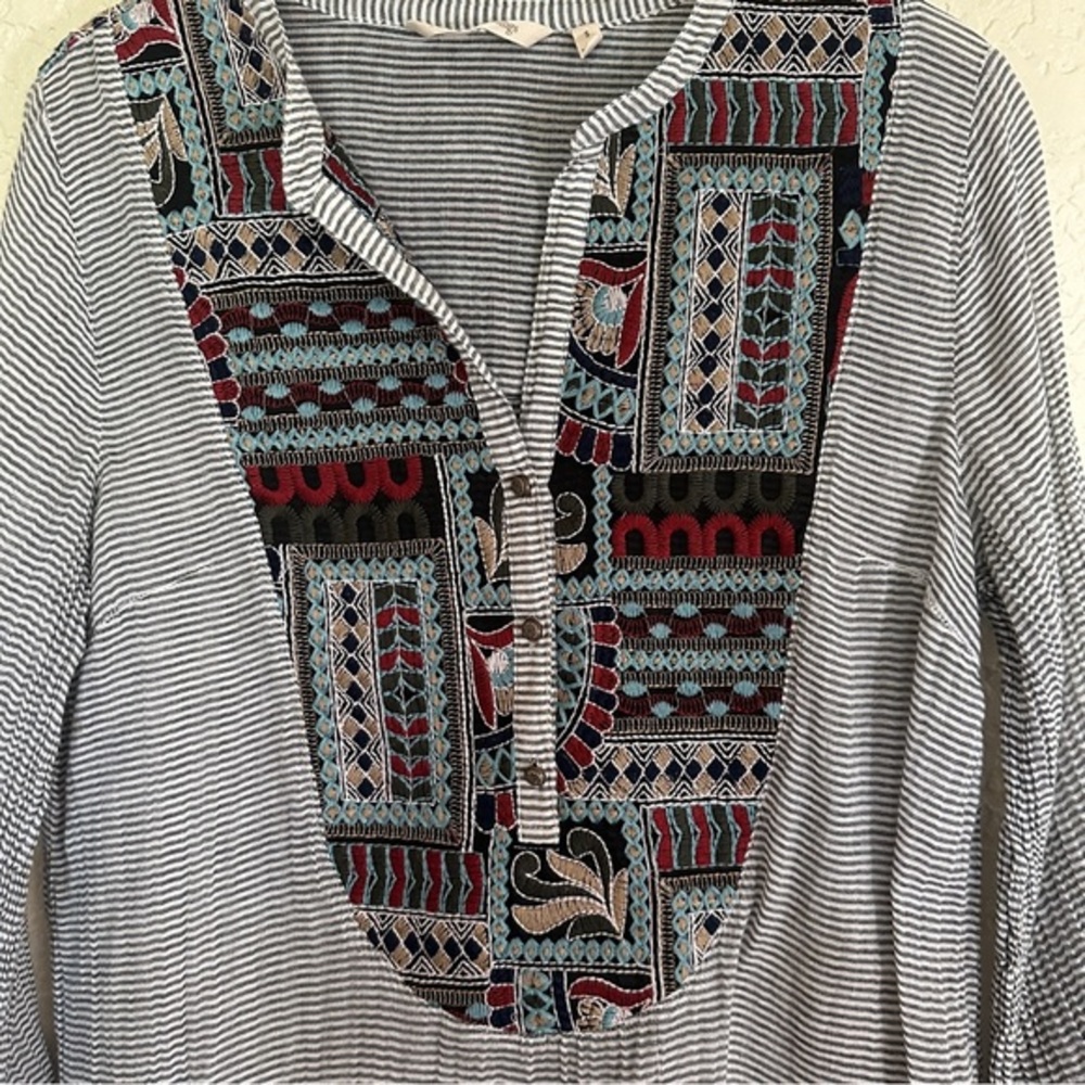 Soft Surroundings Embroidered Tunic Top Womens S Grey‎ Striped Boho 3/4 Sleeve - Picture 5 of 16